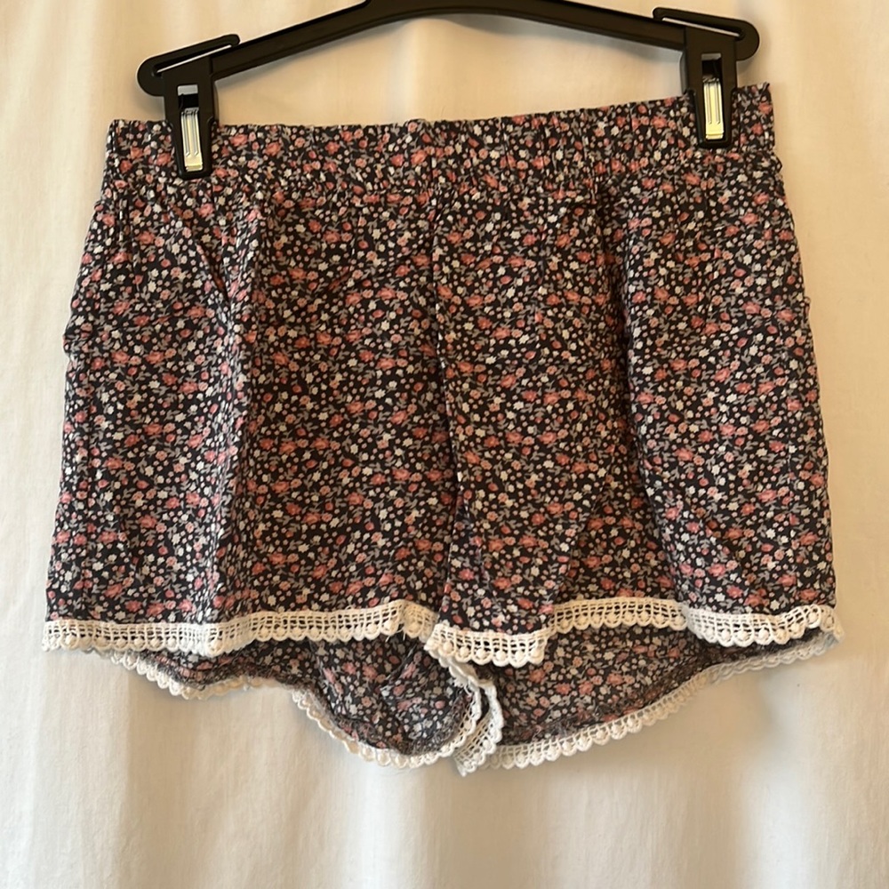 Hot Gal Floral Shorts